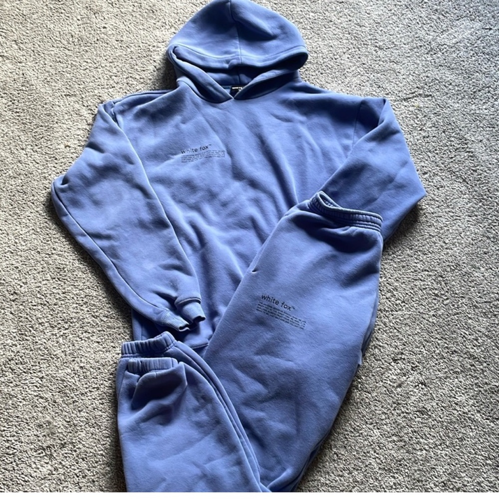 White fox Sweatsuit - S/M sweatshirt and S bottom